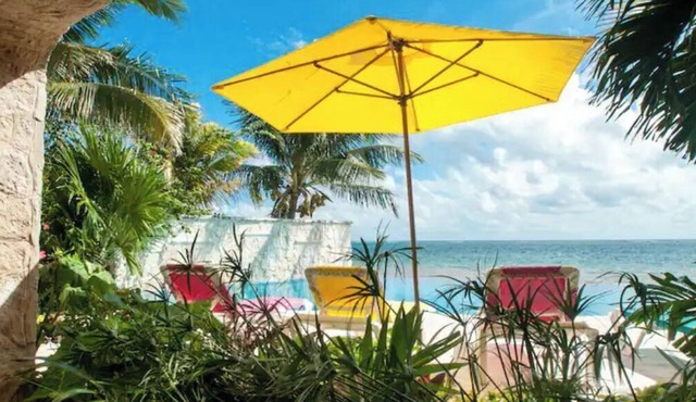 Casa Del Sol BEACHFRONT 7 Bedrm Villa, Infinity Pool, Sleeps 12-16 Option: 5 Rms in Puerto Morelos