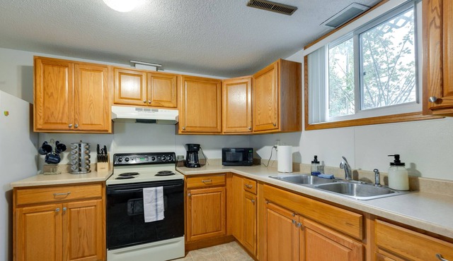Cedar Rapids Vacation Rental: 2 Mi to Downtown! in Cedar Rapids