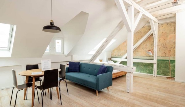 Central & bright - penthouse 23 in the Häselburg in Gera