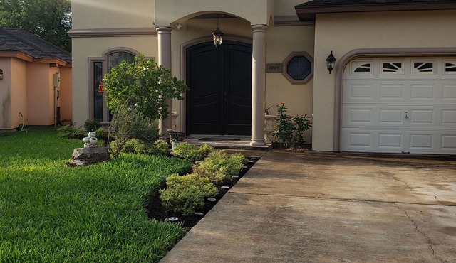 Centrally located, delightful home in Brownsville