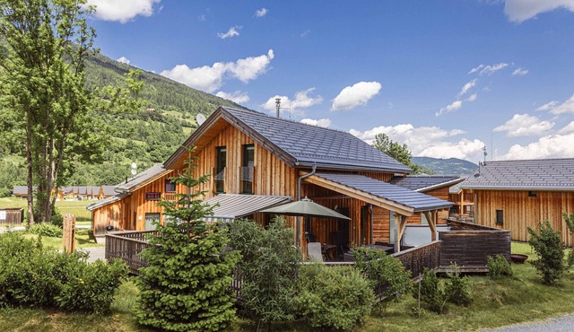Chalet # 46 with 4 Bedrooms, sauna & whirlpool