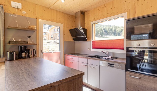 Chalet # 31b with 4 Bedrooms, IR sauna & whirlpool