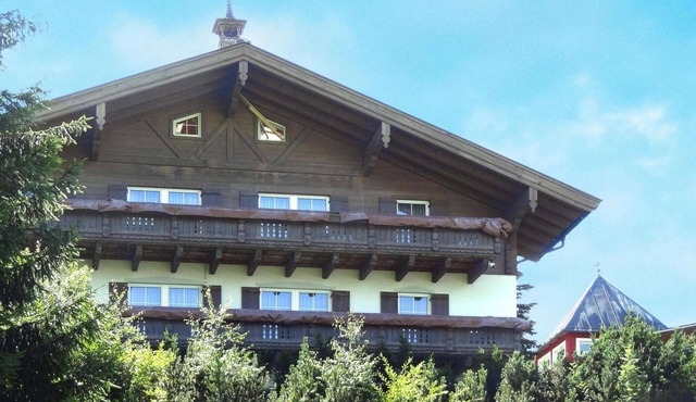 Chalet in Dienten with Ski-In Access & Sauna