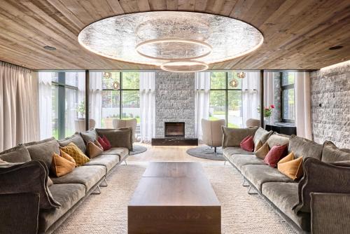 Chalet White Pearl by MYALPS