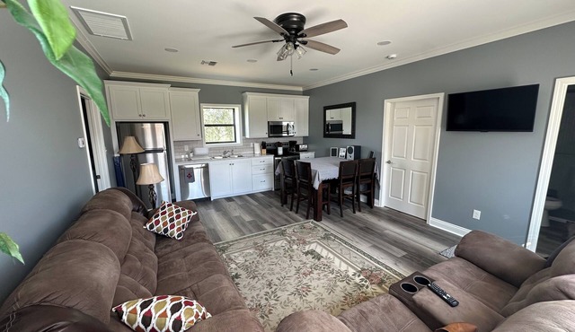 Charming 1-bedroom cottage in Ridge/Judice community with central AC/Heating. in Lafayette