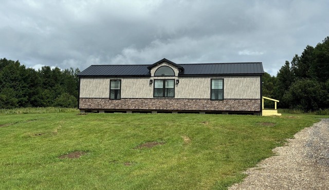 Charming 2-bedroom tiny home within a few miles of all kinds of outdoor sports in Malone