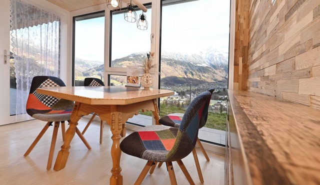 Charming Holiday Apartment with magnificent views over the valey