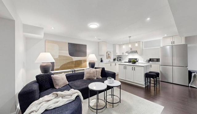 Chic 2BR Suite Stylish Stay w/Kitchen + Backyard in Pickering