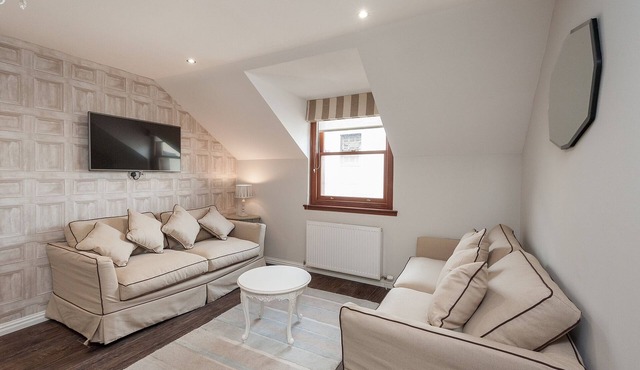 Chic Designed Themed Apartment In The Edinburgh City Centre in Edinburgh