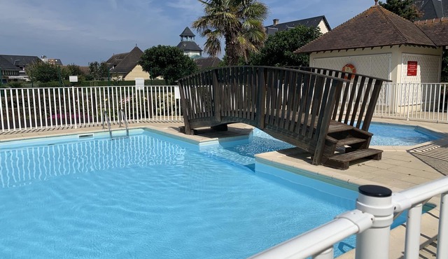 Comfortable house ideally located 50 m from the pool and 300 m from the beach in Dives-sur-Mer