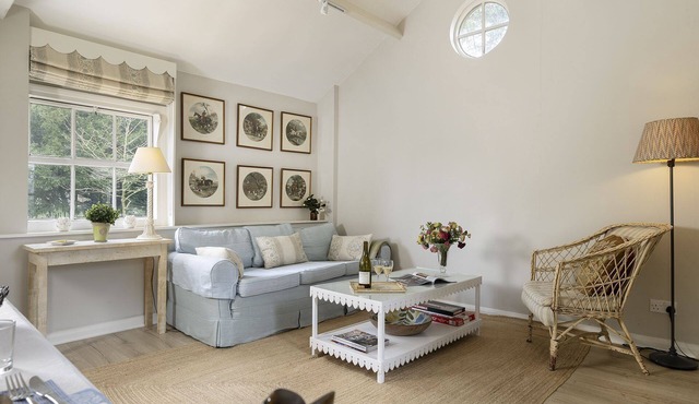 Converted stable and the perfect romantic getaway - Orchard Cottage, Didmarton in Badminton