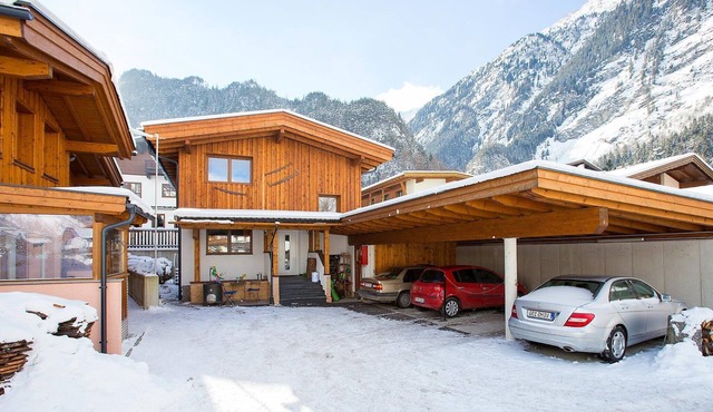 Cosy holiday home in Längenfeld