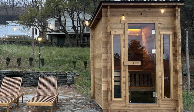 Countryside Cottage with Sauna and Fireplace in Berlin