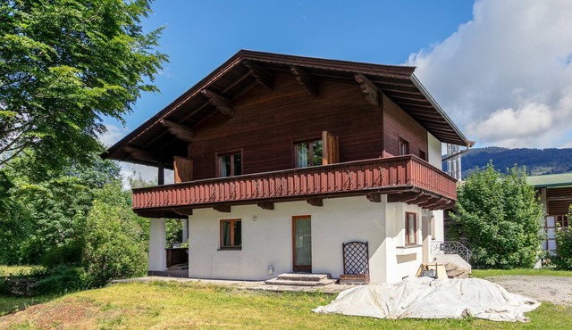 Cozy holiday apartment near Maierlbahn