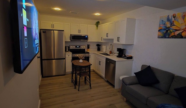 Cozy, Modern and Stylish! in Saskatoon