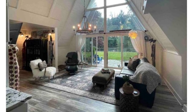 Cozy Riverfront A frame retreat in Sultan