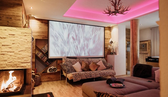 Das Mountain Getaway - Luxurious, new apartment with super facilities.
