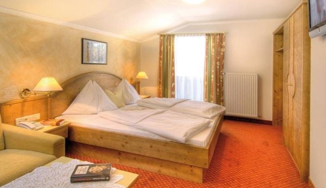 Doppelzimmer mit Dusche od. Bad, 1-3 Nächte - Hotel Salzburger Hof