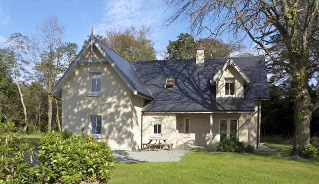 Dunkerron Woods 4 bedroom 4010 - sleeps 8 guests in 4 bedrooms in Kenmare