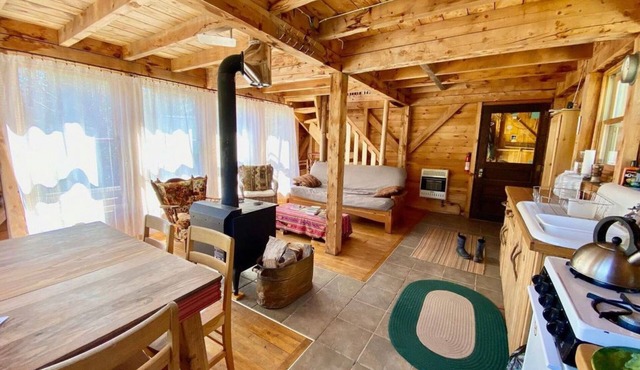 Ellens’s Cabin Where comfort meets wilderness, remote yet cozy in Ishpeming