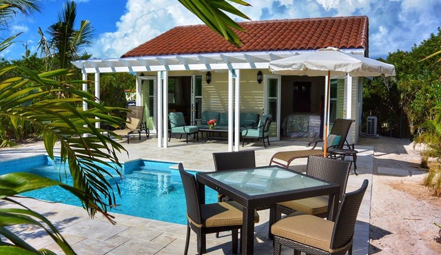 Enjoy Secluded Cottage w/Pool Jacuzzi Beach Front - Esencia Cottage in Long Bay