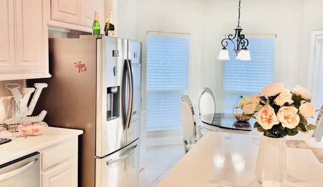 Entire Modern house by the lake - 5 bedrooms 11 Queen beds in Rockwall