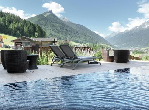 ERIKA Pure Panoramahotel inklusive Stubai Super Card von Mai bis Oktober