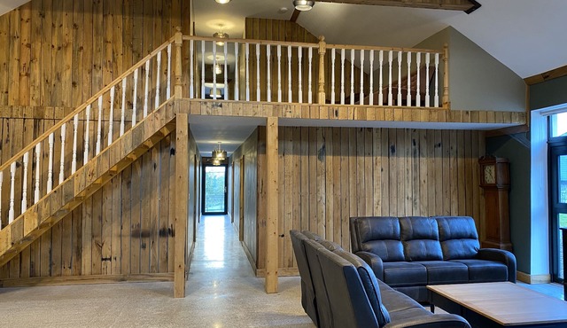 Extremely spacious rustic 7 Bedroom Barn Conversion, Family & Pet friendly in Limerick