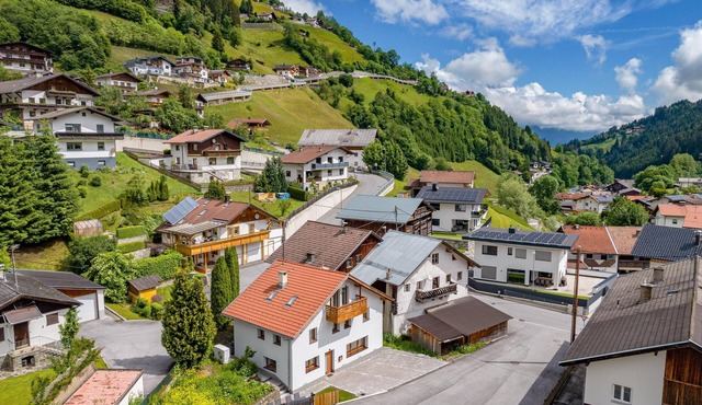 Fantastic chalet, 130m to the ski bus