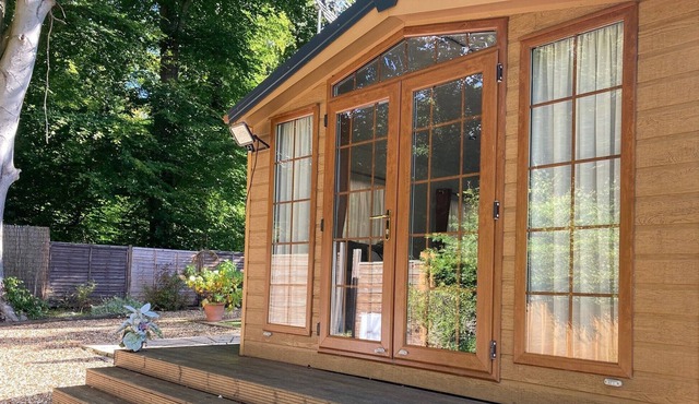 GATE LODGE RETREAT with Thetford Forest on your doorstep. in Suffolk