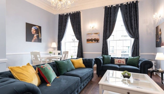 Georgian Luxury Apartment with 4 Poster Bed in Dublin