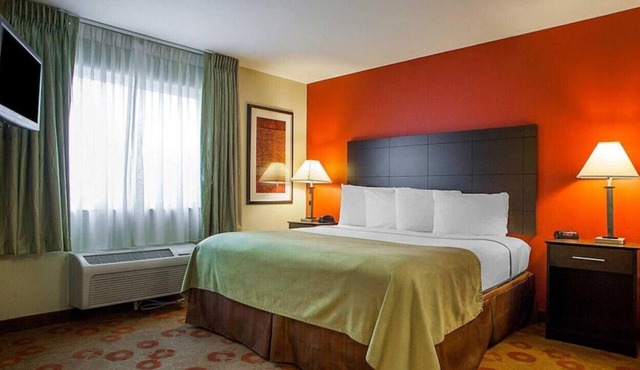 Great Amenities & a Relaxing Ambiance! in Cedar Falls