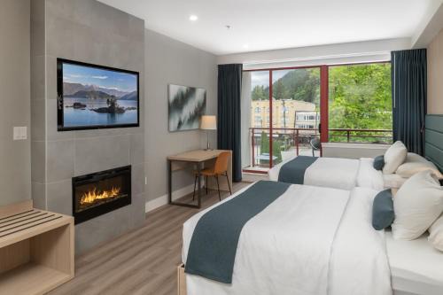 Harrison Beach Hotel in Harrison Hot Springs