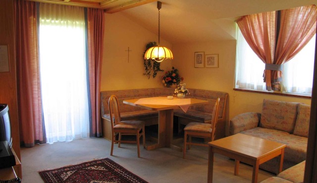 Holiday apartment with pool and sauna in the house