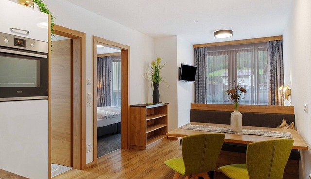 Holiday Apartment 'Greitspitze' with Mountain View, Shared Terrace and Wi-Fi
