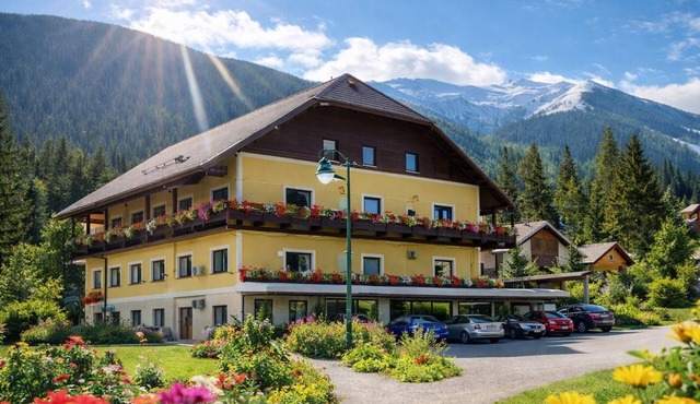 Holiday home in the Alps with sauna and balcony