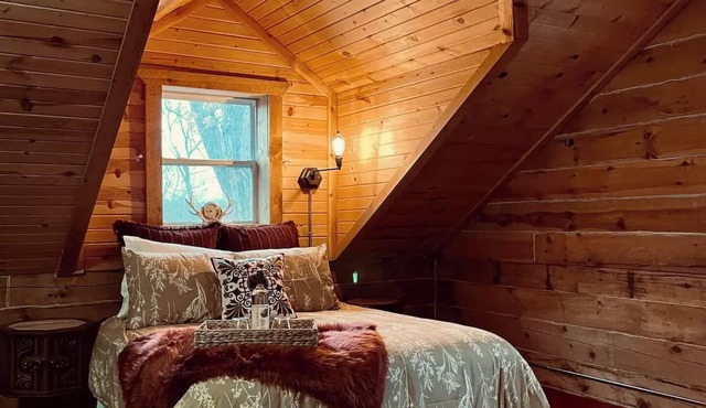 Honey Bear Acres/HOT TUB/Sleeps 4 in Wheatland