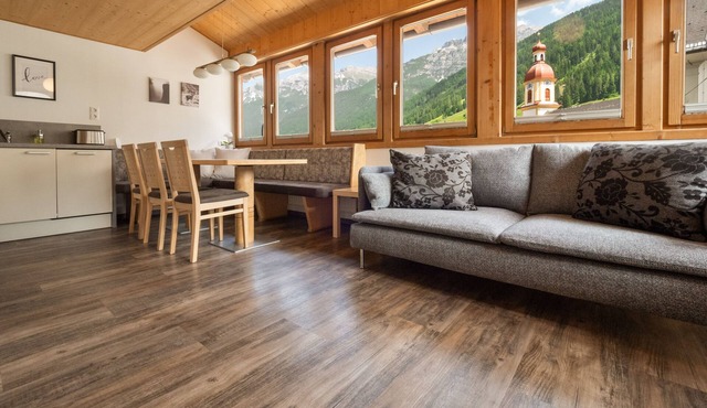 In the Center of Neustift - TWO Bedroom Apartment - sleeps 6