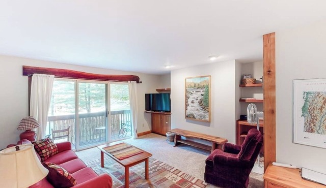 Inviting & secluded condo with a balcony - short hike to Mad River, near skiing in Warren