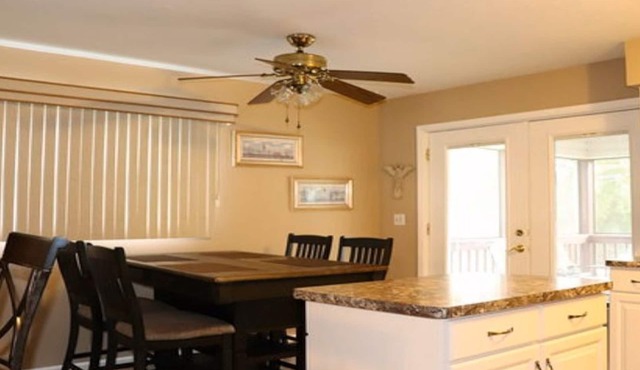 Jazzee's Diamond/Dog Friendly/Vacation Rental in Hendersonville