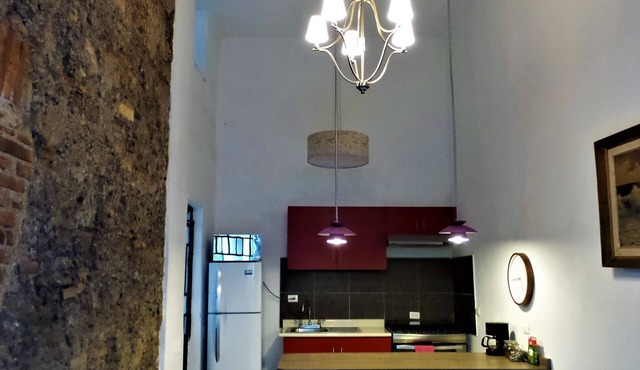 Just 3 blocks from Cathedral, fully restored, high ceilings and modern finishes. in Centro