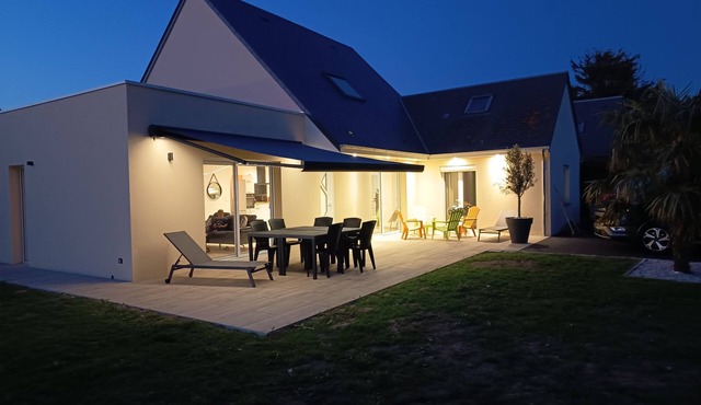 La maison des Laquais offers 3 bedrooms for 6 people. in Saint-Laurent-sur-Mer