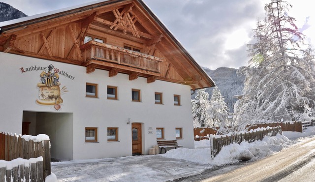 Landhaus Waldhart - Gemütliches Appartement mit Balkon & Kamin