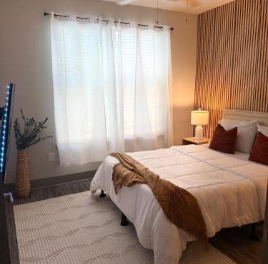 Large Buckhead modern suite in Atlanta