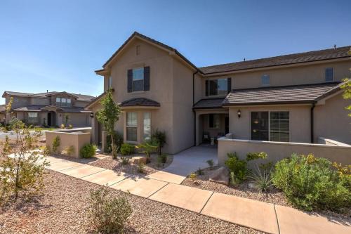 Long Stays Welcome! Pet Friendly & Heated Pool in Washington