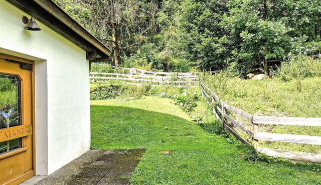 Lovely apartment for 3 people with WIFI, pool, TV, balcony and pets allowed
