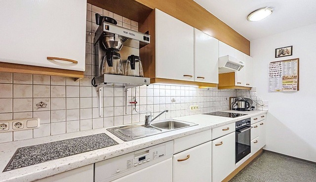 Lovely apartment for 12 people with WIFI, TV and balcony