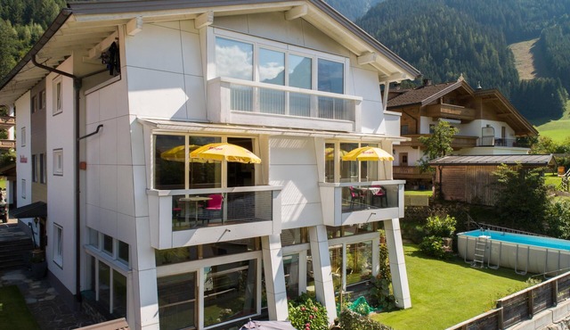 Lovely flat near the Ahorn and Penkenbahn cable cars in Mayrhofen