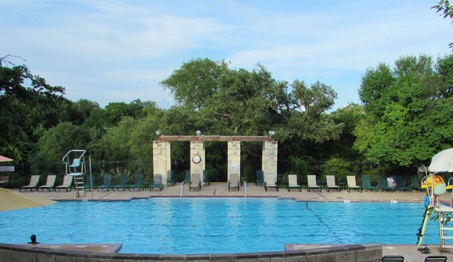 Luxe Ranch-5 BR, 3200 SF, Deck, Pools, Grill, Fire Pit, Office, Lakes, Domain,Q2 in Austin