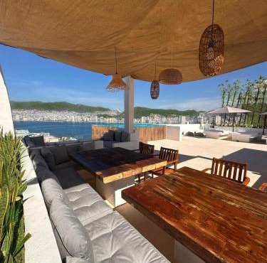 LUXO Casa en Acapulco Zona Brisas Guitarrón con vistas espectaculares y 2 albercas in Acapulco